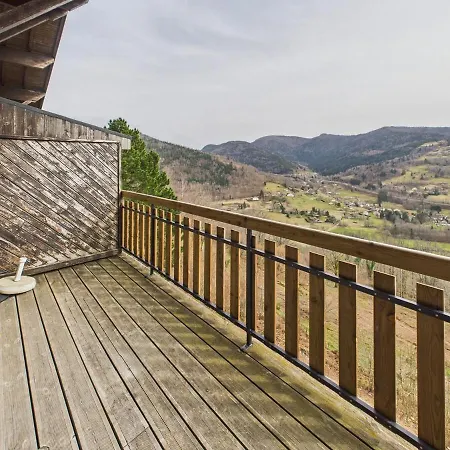 Terrasse, Vue Sur Les Montagnes Et Parking * 比桑