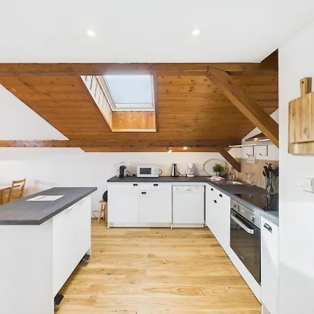 Terrasse, Vue Sur Les Montagnes Et Parking 公寓 *