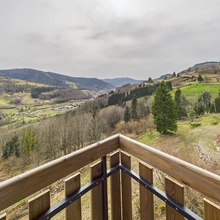 Terrasse, Vue Sur Les Montagnes Et Parking * Bussang
